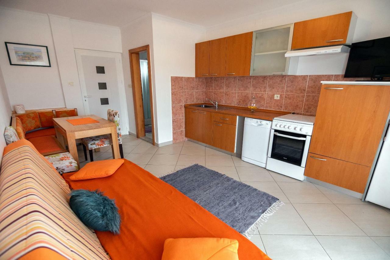 Apartmani Ivan ロパール エクステリア 写真